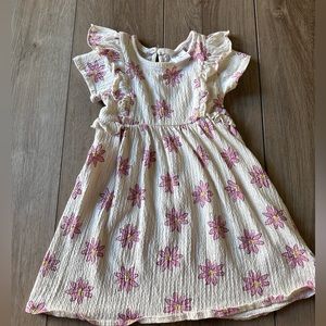 Zara girls Floral dress. Key hole closure. EUC